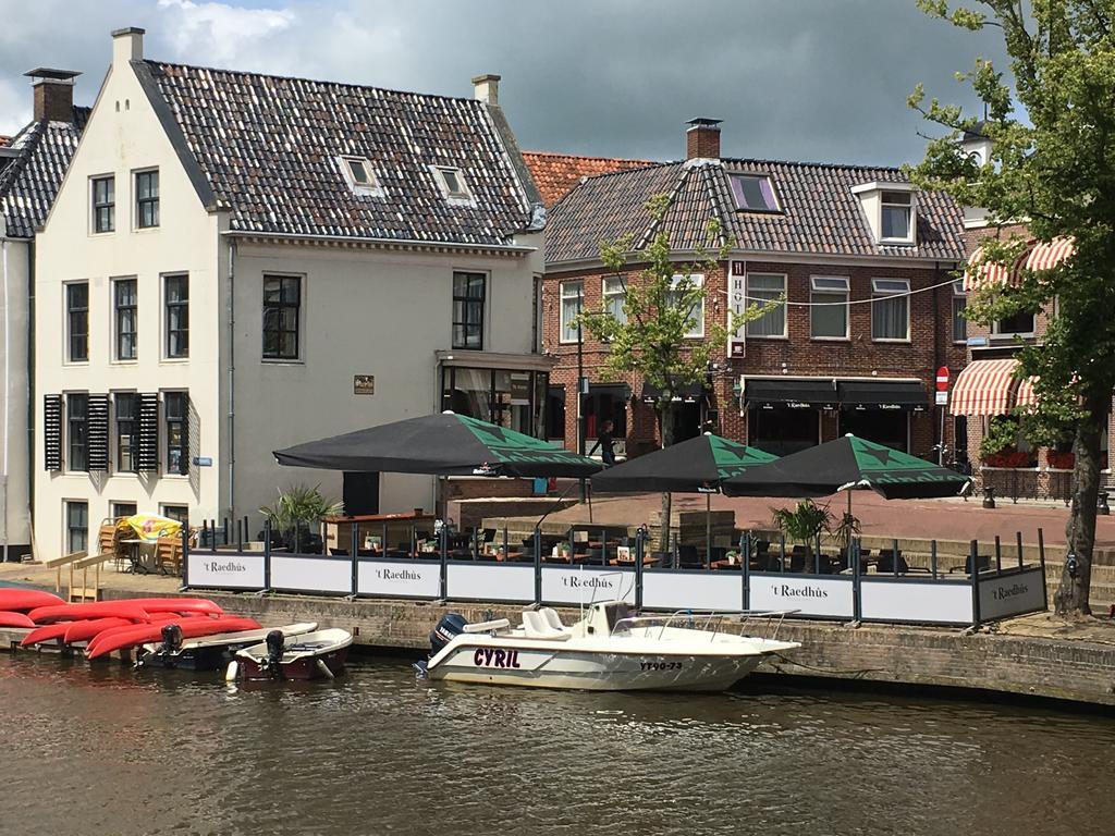 Hotel Café Restaurant 't Raedhûs Dokkum Extérieur photo