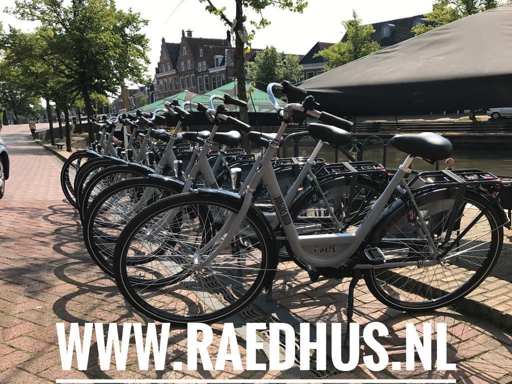Hotel Café Restaurant 't Raedhûs Dokkum Extérieur photo