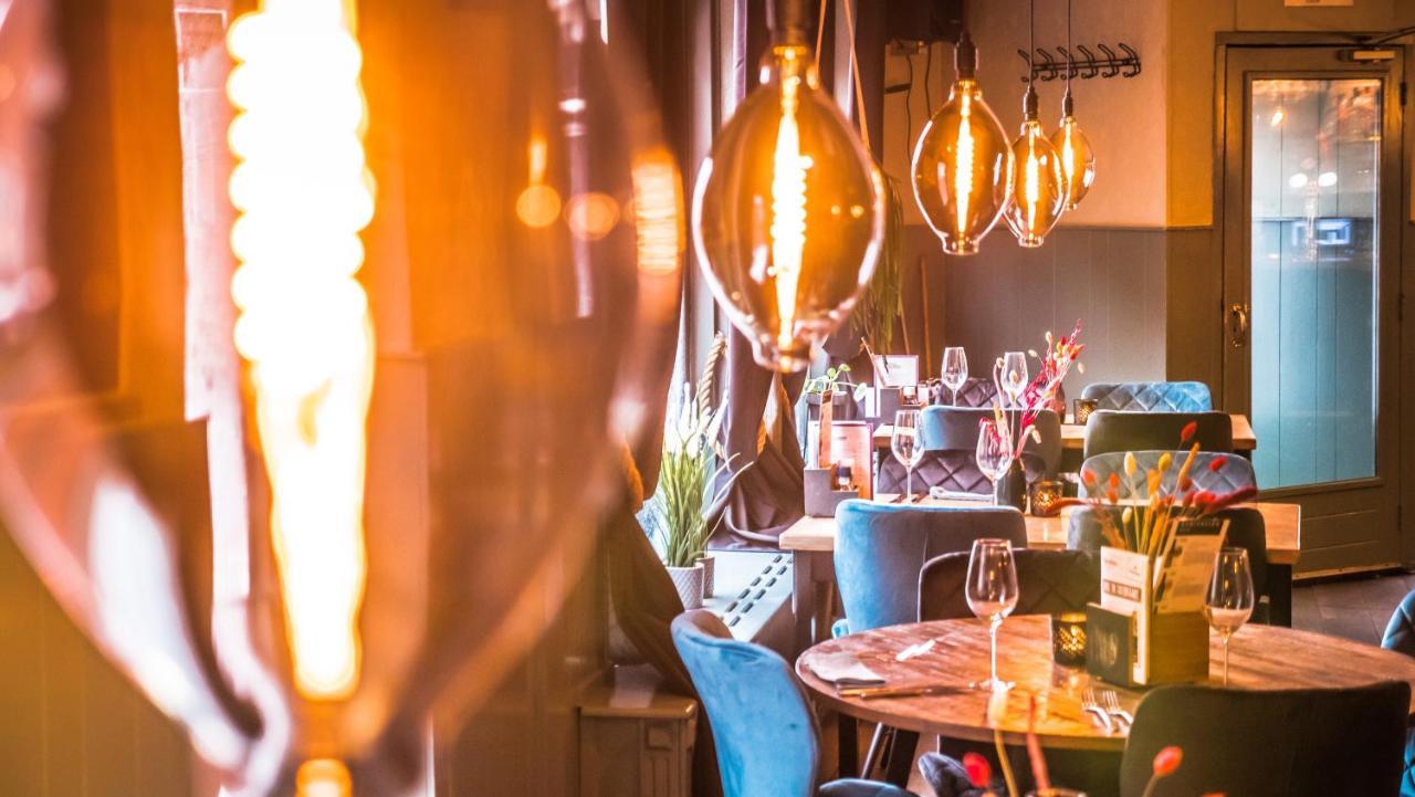 Hotel Café Restaurant 't Raedhûs Dokkum Extérieur photo